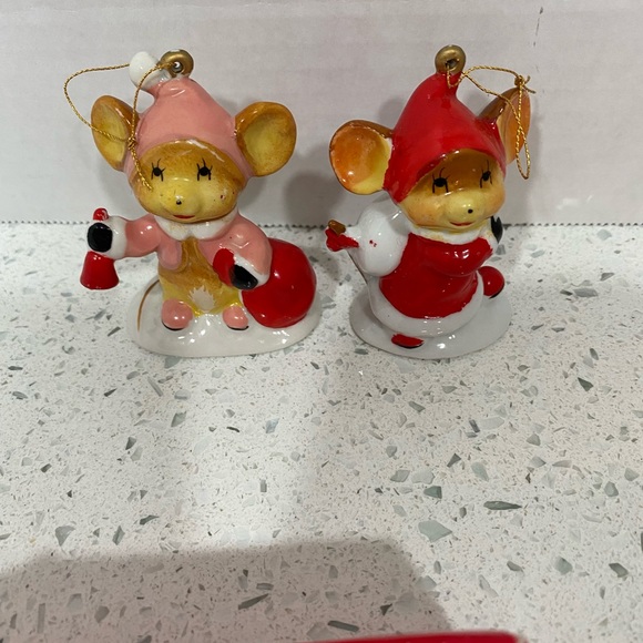 Vintage Elegance Christmas Figurines Set Of 2 Mice Christmas Mice Santa helpers - Picture 2 of 8